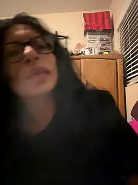 myloveforyouu online show from October 13, 2025, 5:40 am