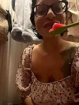 myloveforyouu online show from November 22, 2025, 11:42 am