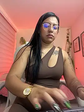 Ivann4 online show from January 24, 2025, 4:17 pm