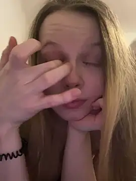 wrenlie online show from December 13, 2024, 5:43 pm