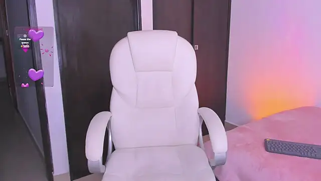 Snapshot of Catbaby888_ chatting on January 28, 2025, 1:50 am Catbaby888 online show from January 28, 2025, 1:50 am