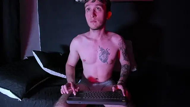 Dylanwhite23  online show from October 29, 2025, 8:21 pm