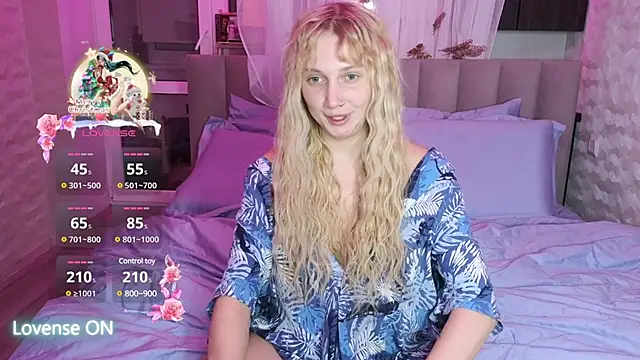 Snapshot of GoodGirl0024 chatting on February 23, 2025, 7:49 pm GoodGirl0024 online show from February 23, 2025, 7:49 pm