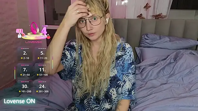 Snapshot of GoodGirl0024 chatting on February 24, 2025, 7:52 pm GoodGirl0024 online show from February 24, 2025, 7:52 pm