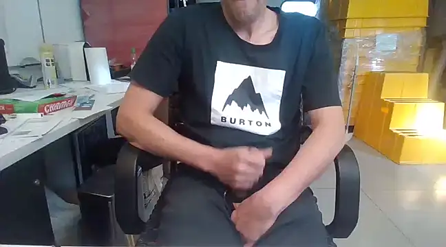 Raimundo1971 online show from December 2, 2024, 9:39 pm