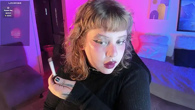 Snapshot of Sabrina_scarlett chatting on September 23, 2025, 4:26 am Sabrina scarlett online show from September 23, 2025, 4:26 am