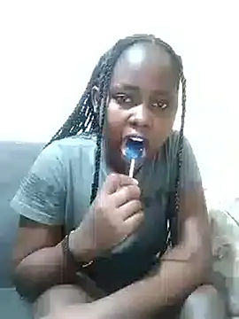 Sweetcecie01 online show from October 24, 2025, 9:44 pm