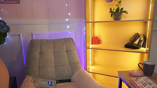 Anybuny online show from December 4, 2025, 12:25 pm