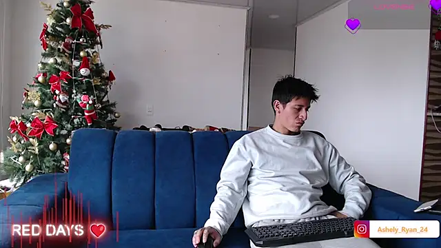 ashely ryan24 online show from November 26, 2025, 6:31 pm