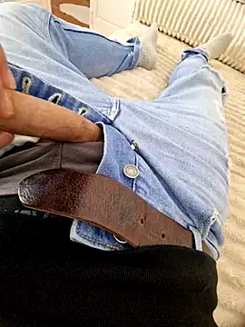 Snapshot of Alexo69byby69 chatting on December 16, 2025, 12:21 pm Alexo69byby69 online show from December 16, 2025, 12:21 pm