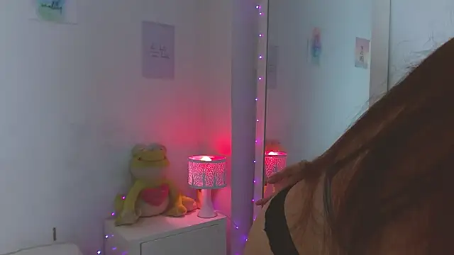 auroraa sexy online show from December 2, 2024, 4:42 pm