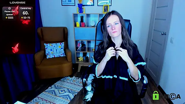 FrancescaCollins online show from January 19, 2025, 2:17 pm