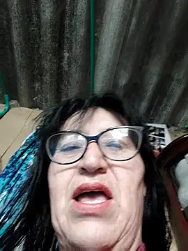 clarita 01 online show from October 3, 2025, 11:40 am