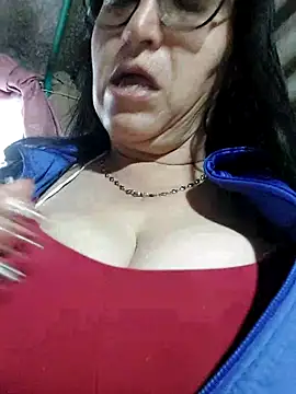 clarita 01 online show from November 4, 2025, 11:20 am