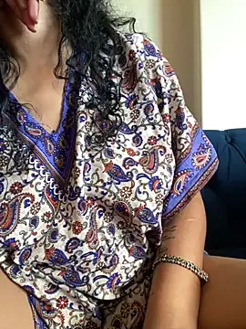 Indianbutter11 online show from February 25, 2025, 11:19 am