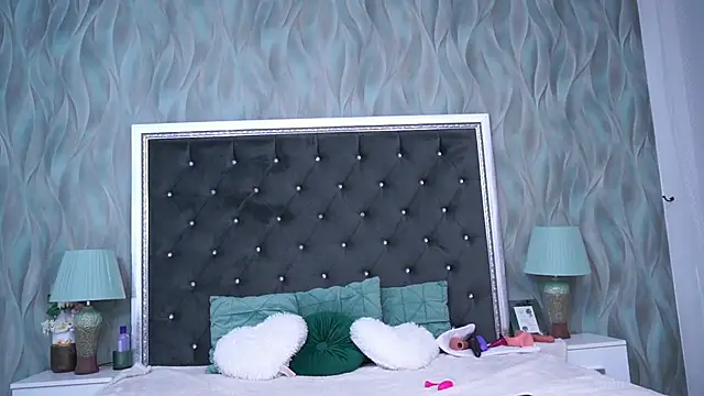 Snapshot of AnneHove chatting on December 7, 2024, 5:09 pm AnneHove online show from December 7, 2024, 5:09 pm