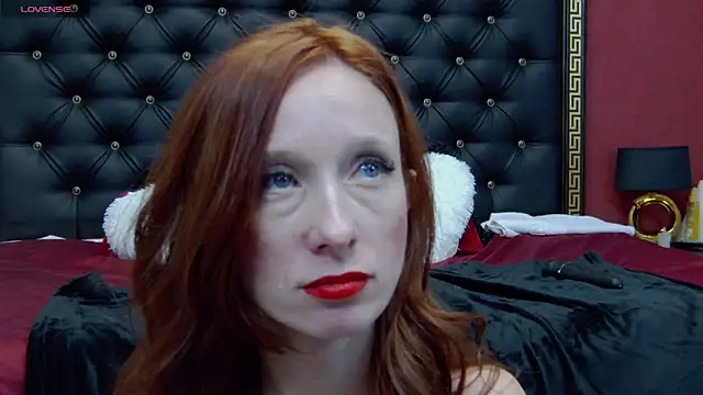 Snapshot of AnneHove chatting on December 16, 2024, 9:03 am AnneHove online show from December 16, 2024, 9:03 am