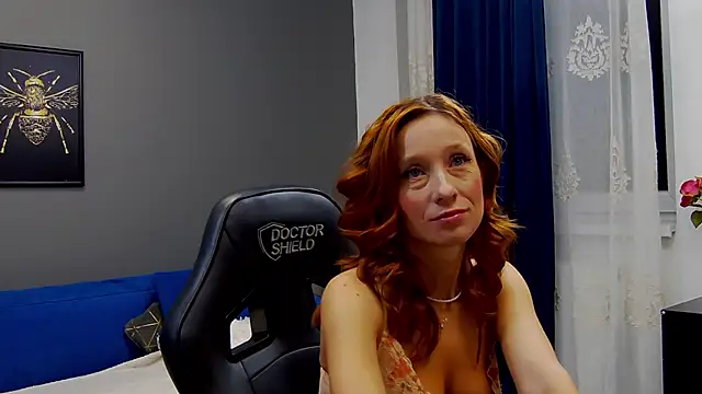 Snapshot of AnneHove chatting on February 7, 2025, 3:12 am AnneHove online show from February 7, 2025, 3:12 am