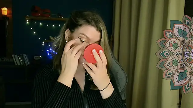 Snapshot of VioletteWay chatting on October 26, 2025, 4:13 pm VioletteWay online show from October 26, 2025, 4:13 pm