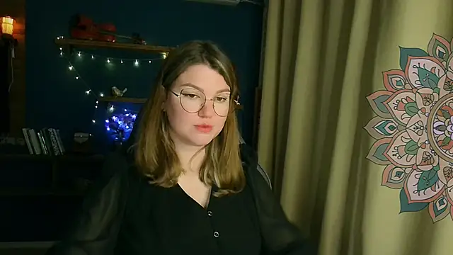 Snapshot of VioletteWay chatting on November 3, 2025, 4:41 pm VioletteWay online show from November 3, 2025, 4:41 pm