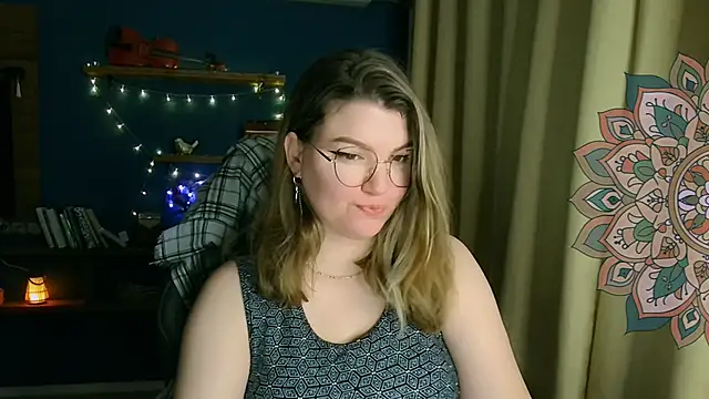 Snapshot of VioletteWay chatting on November 16, 2025, 5:18 pm VioletteWay online show from November 16, 2025, 5:18 pm