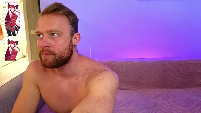 Snapshot of MaxMia chatting on January 5, 2025, 7:28 am MaxMia online show from January 5, 2025, 7:28 am