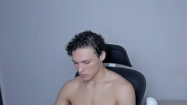 laurent nova online show from November 17, 2025, 1:11 am