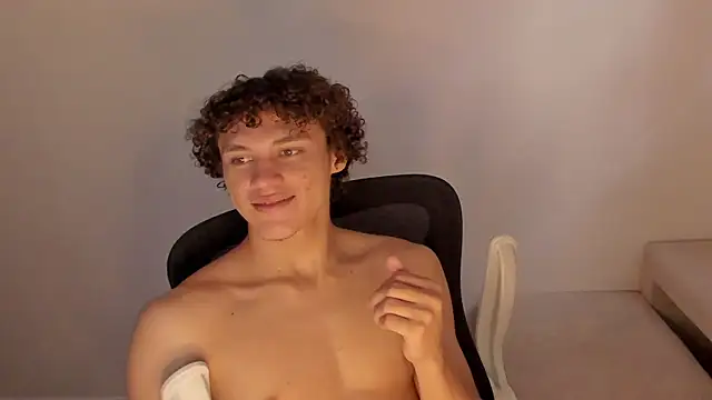 laurent nova online show from December 16, 2025, 9:09 pm