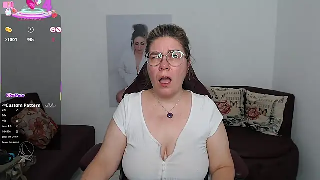 zehra sanem online show from November 8, 2025, 10:48 am