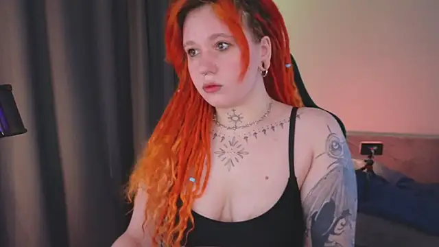 Snapshot of The_Full_Red_Moon chatting on September 13, 2025, 8:36 am The Full Red Moon online show from September 13, 2025, 8:36 am