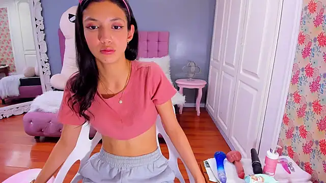 Iris Stone  online show from January 9, 2025, 4:28 pm