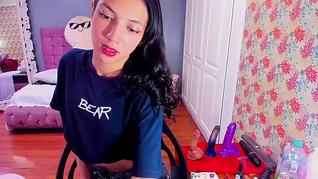 Iris Stone  online show from March 3, 2025, 2:15 pm