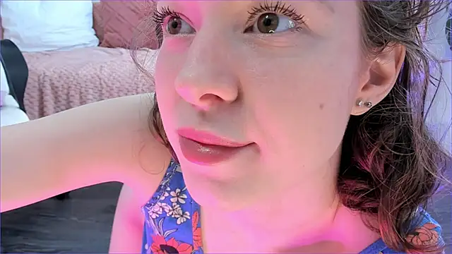 Viktoria Oliverr online show from March 19, 2025, 7:40 am