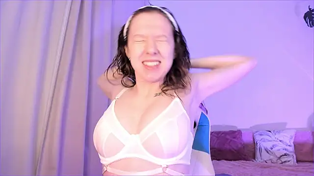 Viktoria Oliverr online show from September 21, 2025, 6:04 am