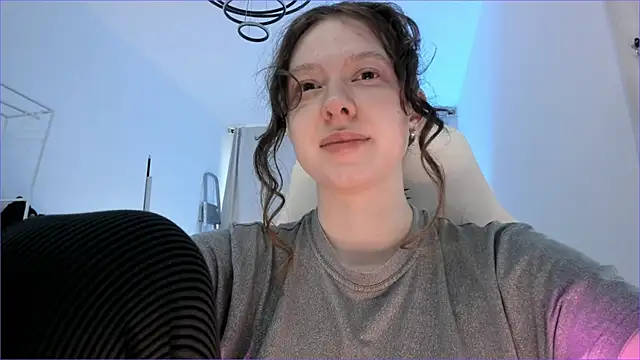 Viktoria Oliverr online show from November 14, 2025, 9:08 am