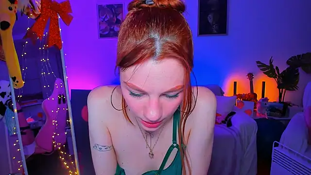 Alyssa Smitt online show from February 17, 2025, 1:36 am