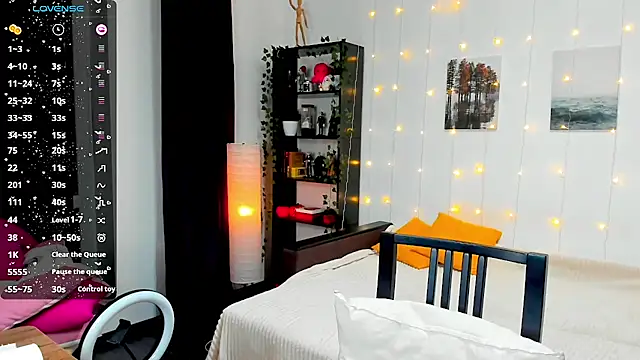 Snapshot of Magic_Allie chatting on January 4, 2025, 7:55 pm Magic Allie online show from January 4, 2025, 7:55 pm