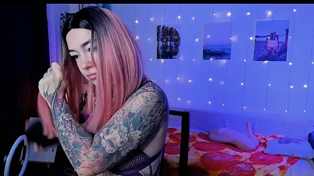 Snapshot of Magic_Allie chatting on November 25, 2025, 6:35 am Magic Allie online show from November 25, 2025, 6:35 am