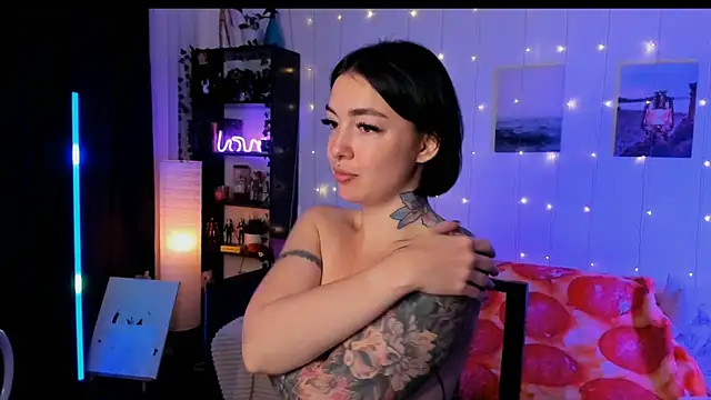 Snapshot of Magic_Allie chatting on December 3, 2025, 7:34 pm Magic Allie online show from December 3, 2025, 7:34 pm