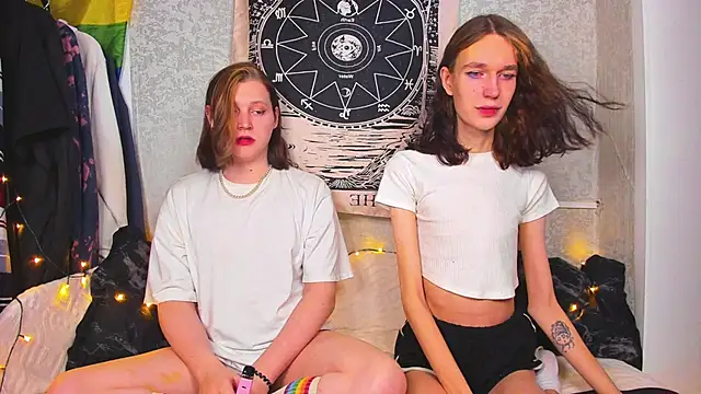 Snapshot of Calvin_and_Kevin chatting on February 4, 2025, 12:44 pm Calvin and Kevin online show from February 4, 2025, 12:44 pm