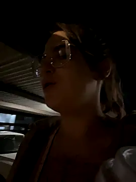 SafeinouterSpace online show from November 21, 2025, 5:28 am