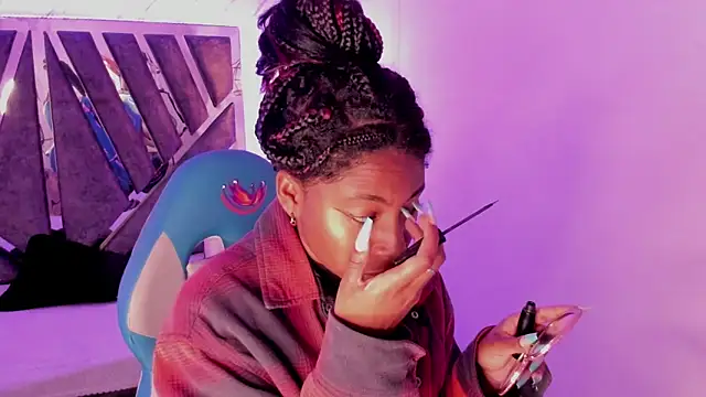 Snapshot of Queen_perla_ chatting on September 19, 2025, 12:50 pm Queen perla online show from September 19, 2025, 12:50 pm