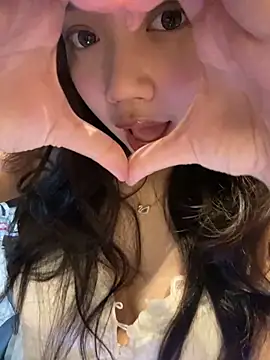 Hotellinh12 online show from September 18, 2025, 5:15 pm