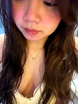 Hotellinh12 online show from December 15, 2025, 4:22 pm