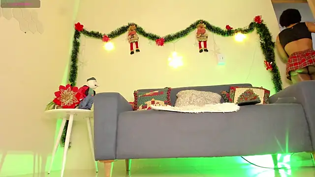 Snapshot of thais_dreams chatting on December 9, 2024, 12:19 pm thais dreams online show from December 9, 2024, 12:19 pm