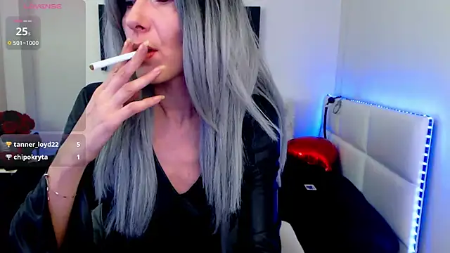 EvelynQueenn online show from March 17, 2025, 9:01 am