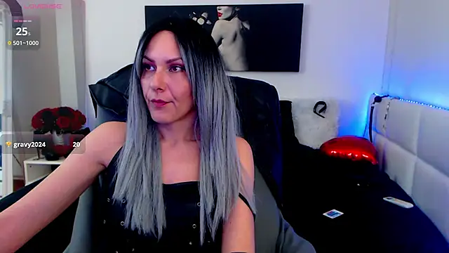 EvelynQueenn online show from March 19, 2025, 10:55 am