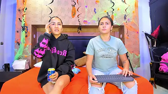 SofiAndNicol online show from October 30, 2025, 11:00 am