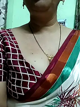 Snapshot of Rosy-B chatting on December 14, 2024, 1:28 am Rosy-B online show from December 14, 2024, 1:28 am