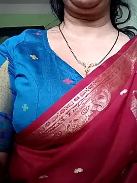 Snapshot of Rosy-B chatting on December 14, 2024, 10:13 am Rosy-B online show from December 14, 2024, 10:13 am